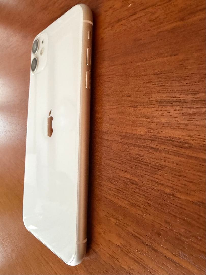 Apple iPhone 11 ホワイト 本体 128gb