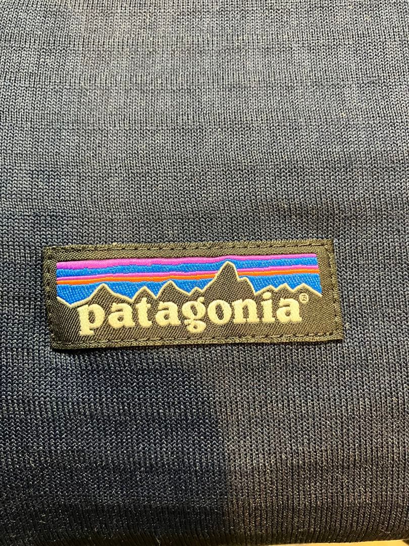 パタゴニア R1 フルジップ フーディ ネイビー M （１回のみ着用）