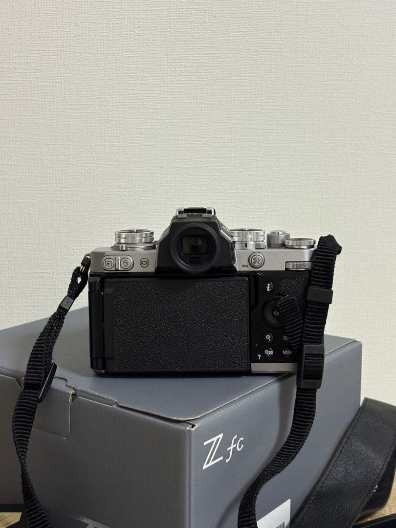 Nikon Z fc ミラーレス一眼 レンズキット付属品付