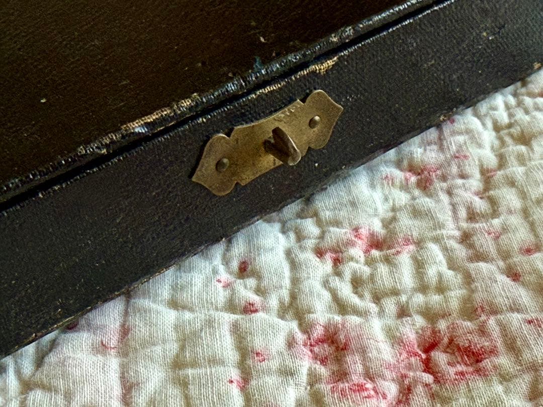 フランス　アンティーク＊BISCUITS GUILLOUT PARIS＊ボックス