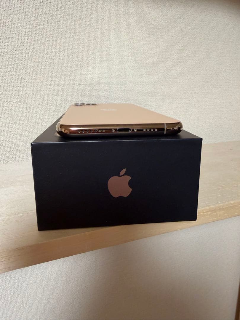 iPhone 11 Pro max 512gbゴールド 本体 SIMロック解除済