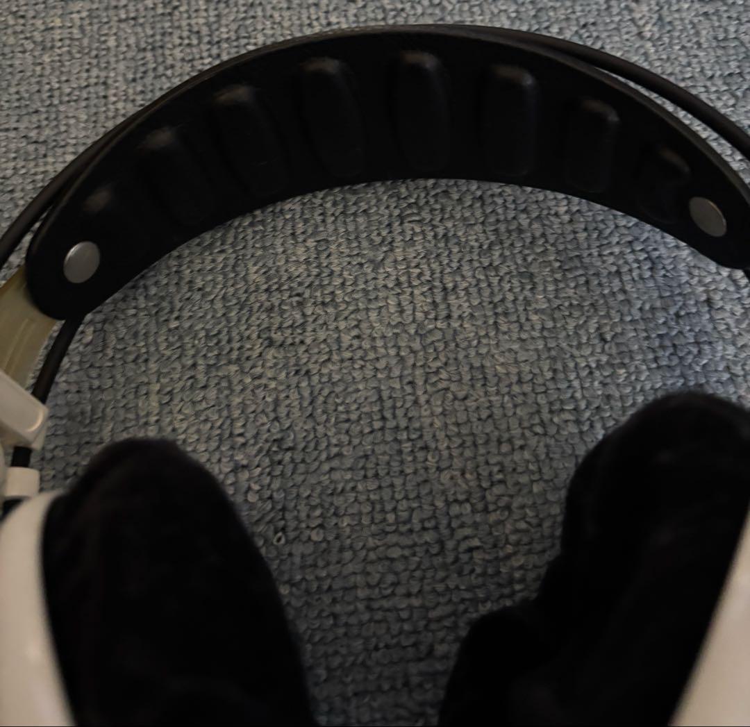 【オーストリア生産完了品】プレミアムヘッドホン　AKG Q701WHT