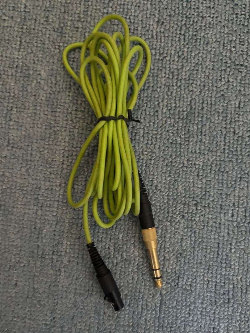 【オーストリア生産完了品】プレミアムヘッドホン　AKG Q701WHT