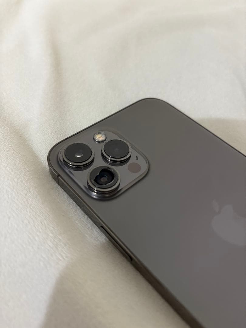 iPhone 12ProMax グラファイト 256GB 本体 （カメラ割れ）