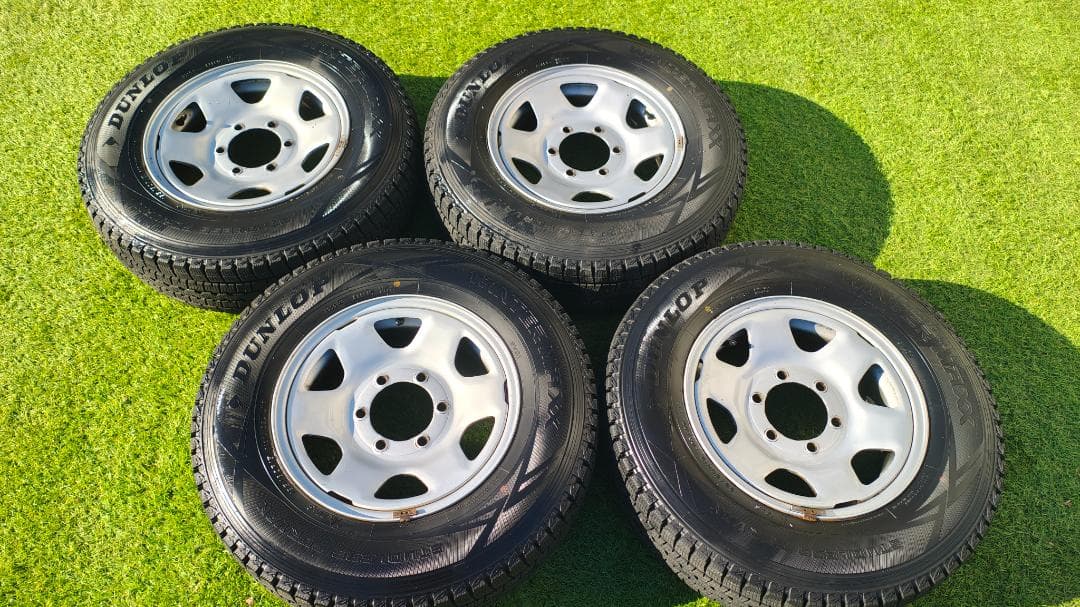 ④ハイエース(200系)用のスタッドレスタイヤ＆ホイール4本セット(中古)