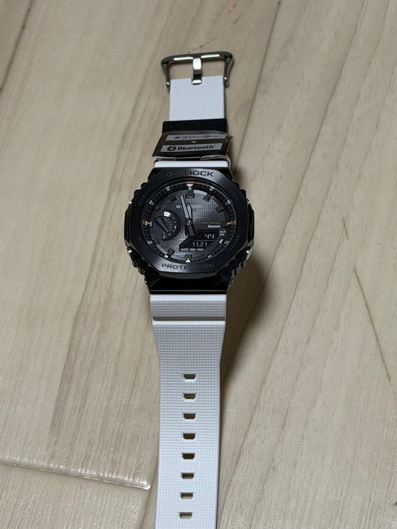 G-SHOCK GBM-2100B-7AJF ホワイト/ブラック　替えベルト付