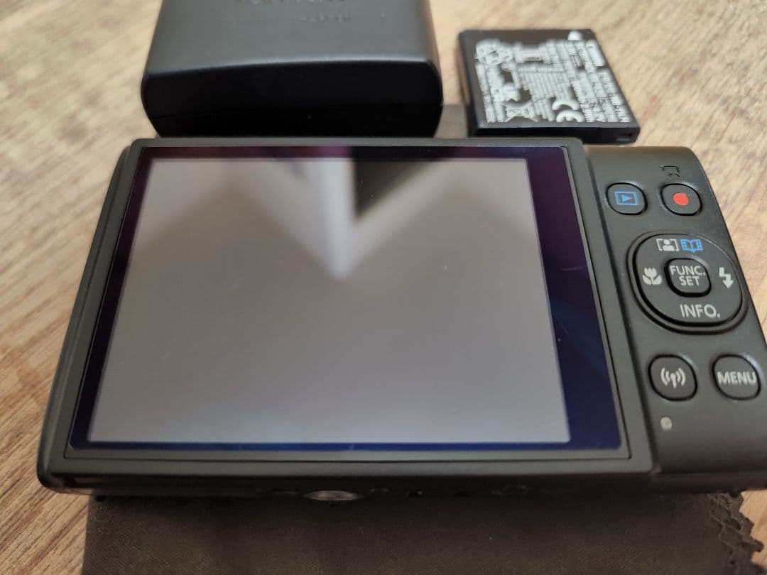 Canon キヤノン デジカメ デジタルカメラ IXY650