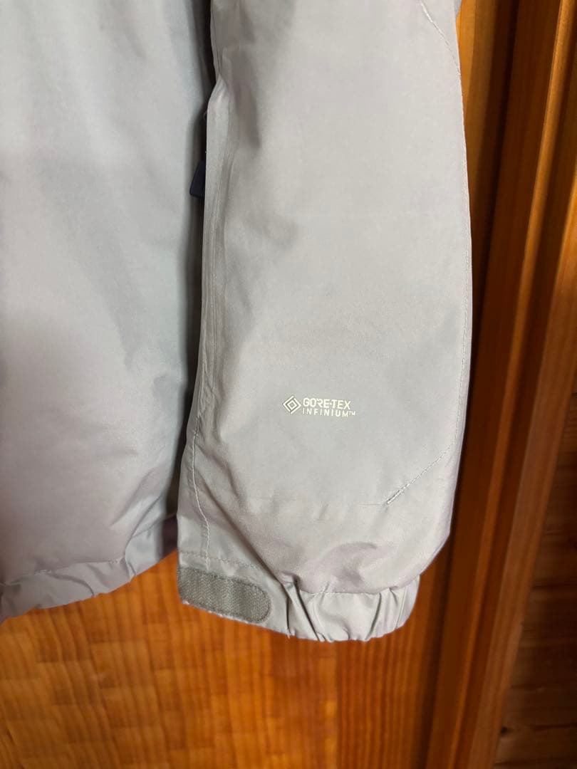 モンベル　パウダーグライドパーカ　サイズL 人気のライトグレー　ゴアテックス
