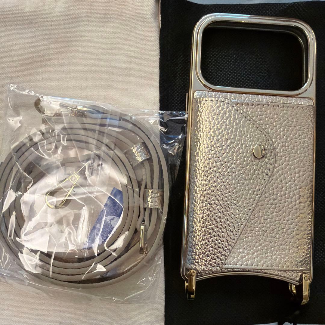 iPhoneアクセサリー BANDOLIER Donna iPhone17pro Gold