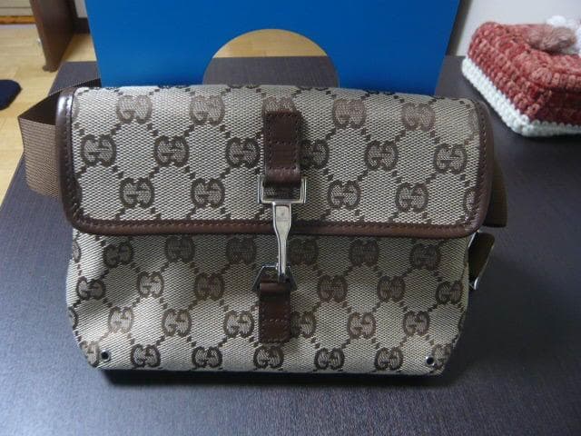 GUCCI ウエストバッグ ボディーバッグ　茶色