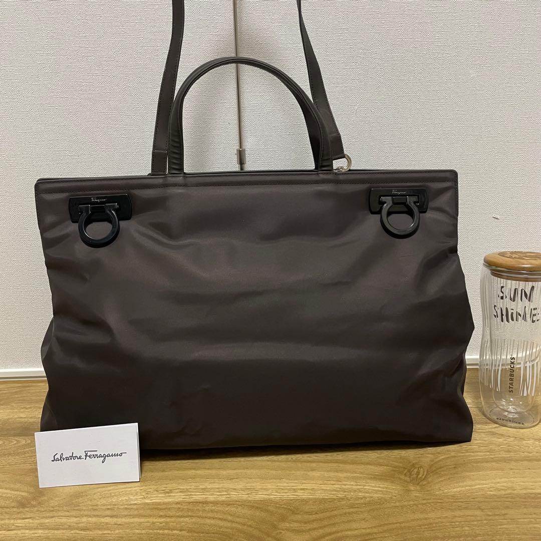 《美品》Ferragamo（フェラガモ）ナイロン×レザー ハンドバッグ ブラウン