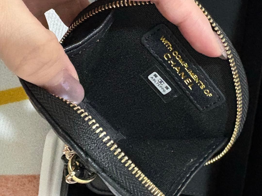 CHANEL ノベルティ　ケース　AirPods イヤーズギフト　公式