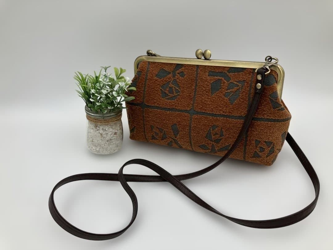 ミナペルホネン　がま口ポシェット　LULU ルル　ブラウン