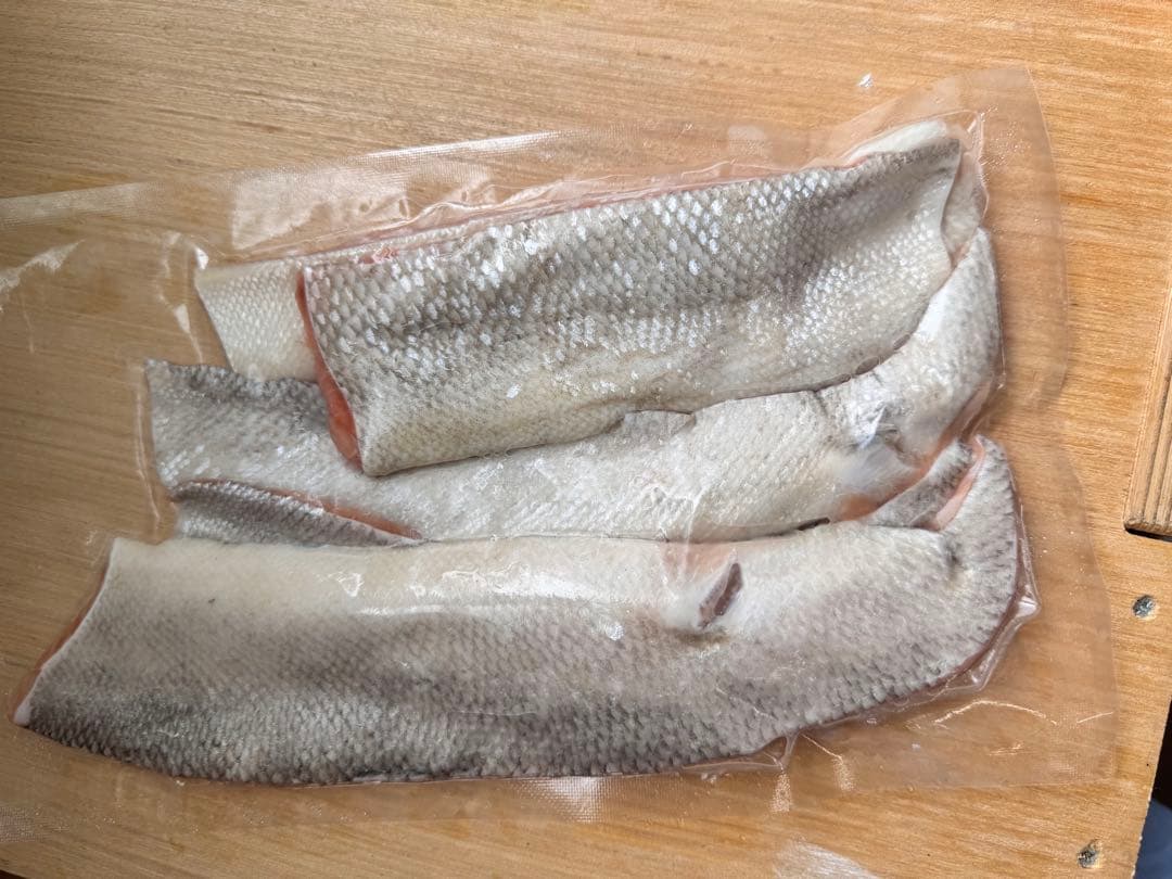 water　鮭ハラス　3キロ✖️3箱