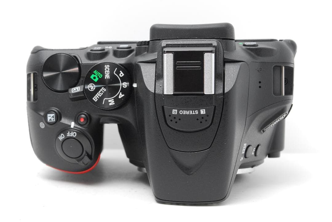 【ダブルレンズ　使用感少美品】Nikon D5600　WiFiモデル　スマホ転送