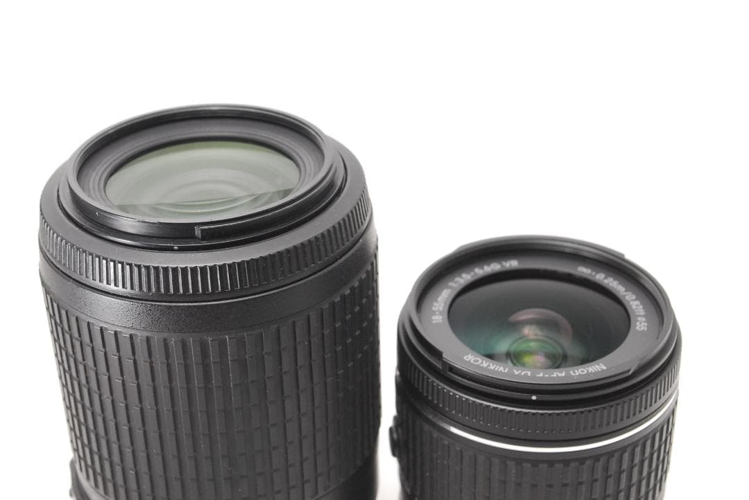 【ダブルレンズ　使用感少美品】Nikon D5600　WiFiモデル　スマホ転送