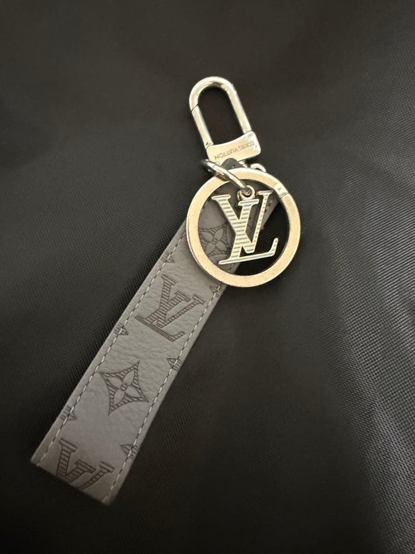 ルイヴィトンキーリングチャーム グレーシ ルバー LVモノグラム