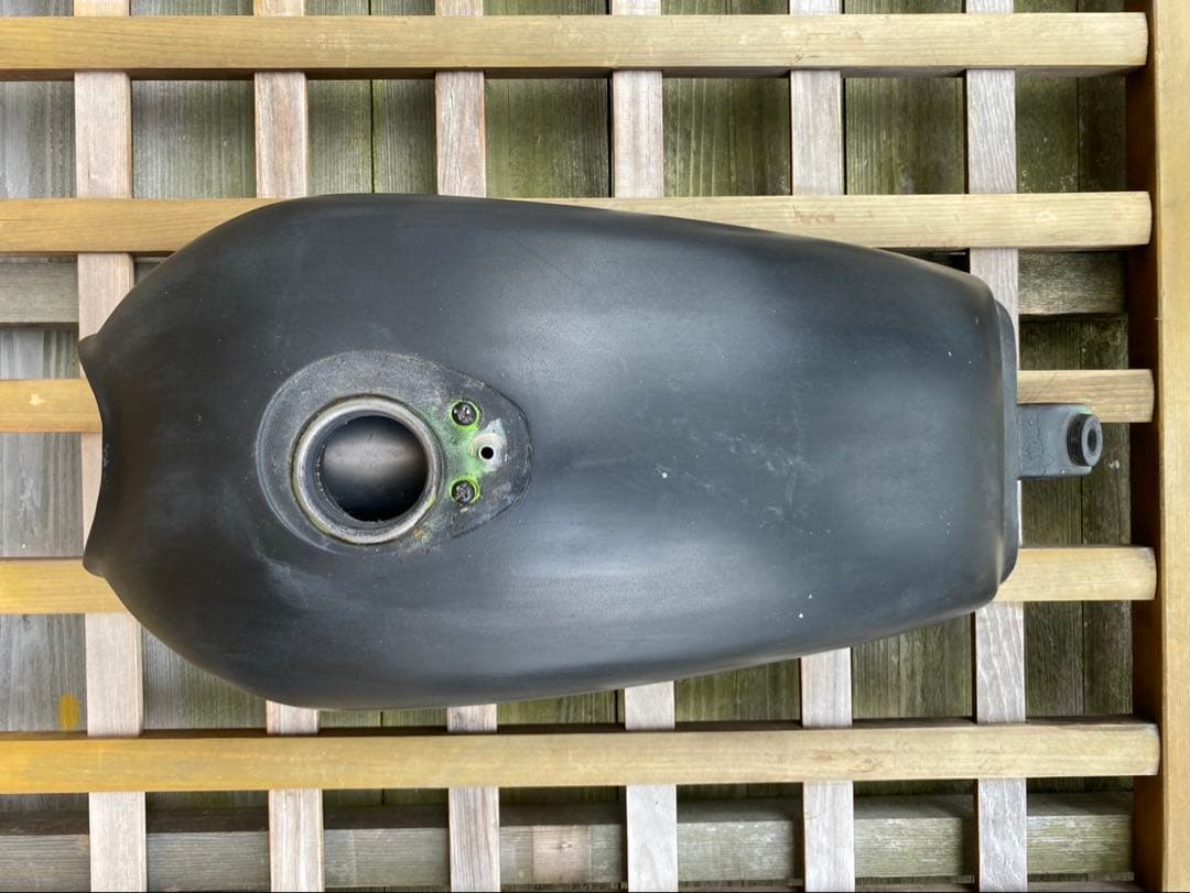 [品名] カワサキ250tr 純正タンク(キャブ車用)