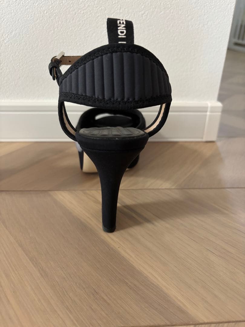 お値下げ中！【美品】FENDI プラットフォームサンダル　37.5サイズ