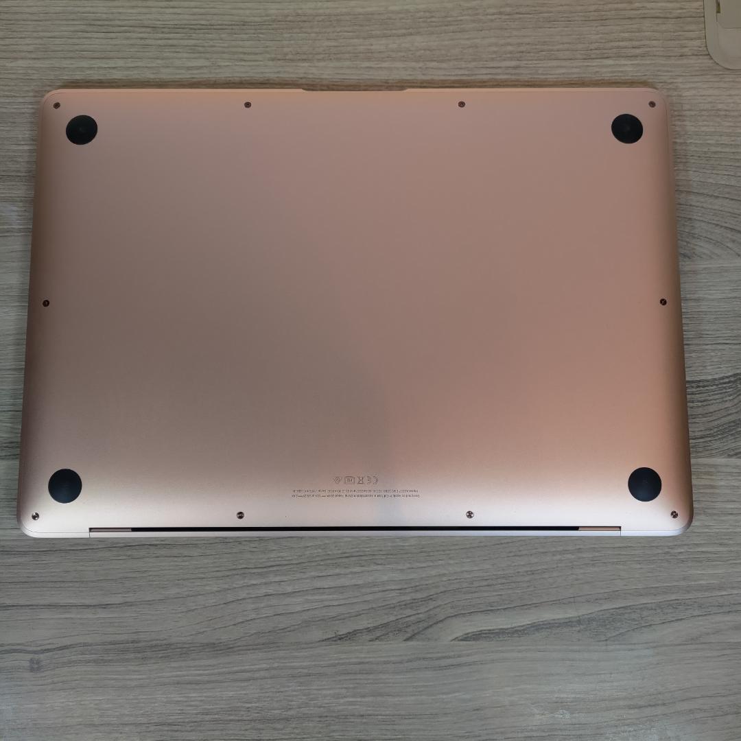 【ほぼ新品】極上美品＋充電回数25回未満　Macbook Air M1　8GB