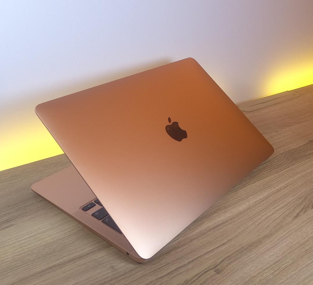 【ほぼ新品】極上美品＋充電回数25回未満　Macbook Air M1　8GB