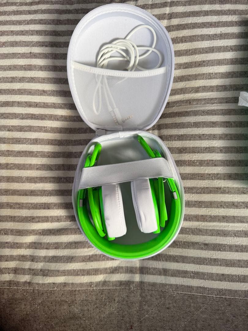 Beats mixr グリーン 限定版ヘッドホン