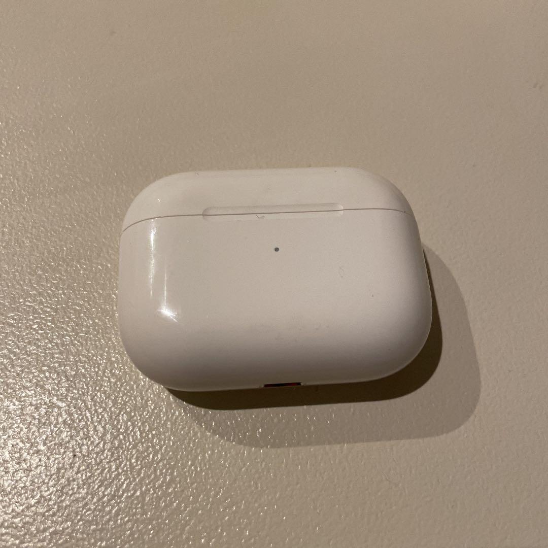 Apple AirPods Pro 充電ケース