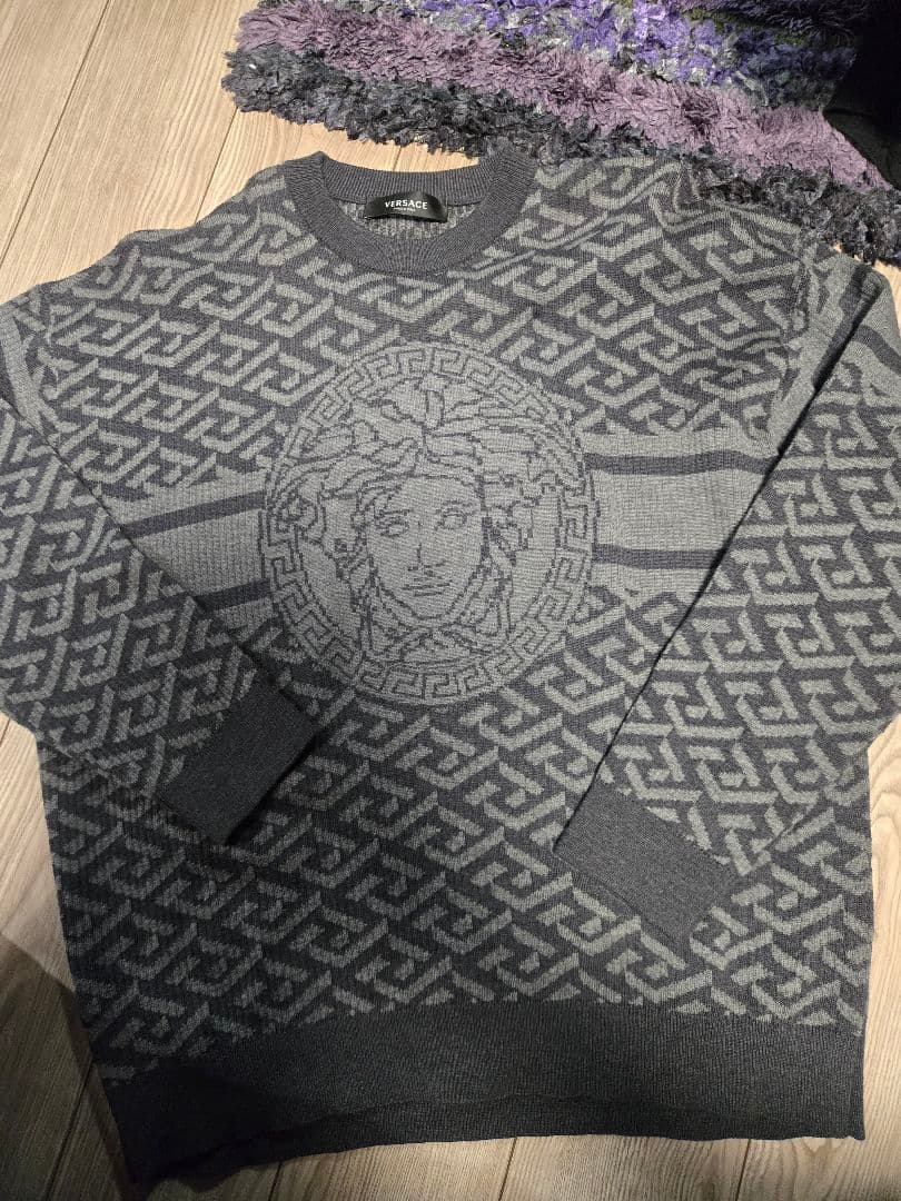 VERSACE グレー ニットセーター