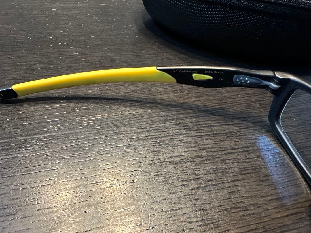 Oakley 交換サイドフレーム付きブラック/イエロー