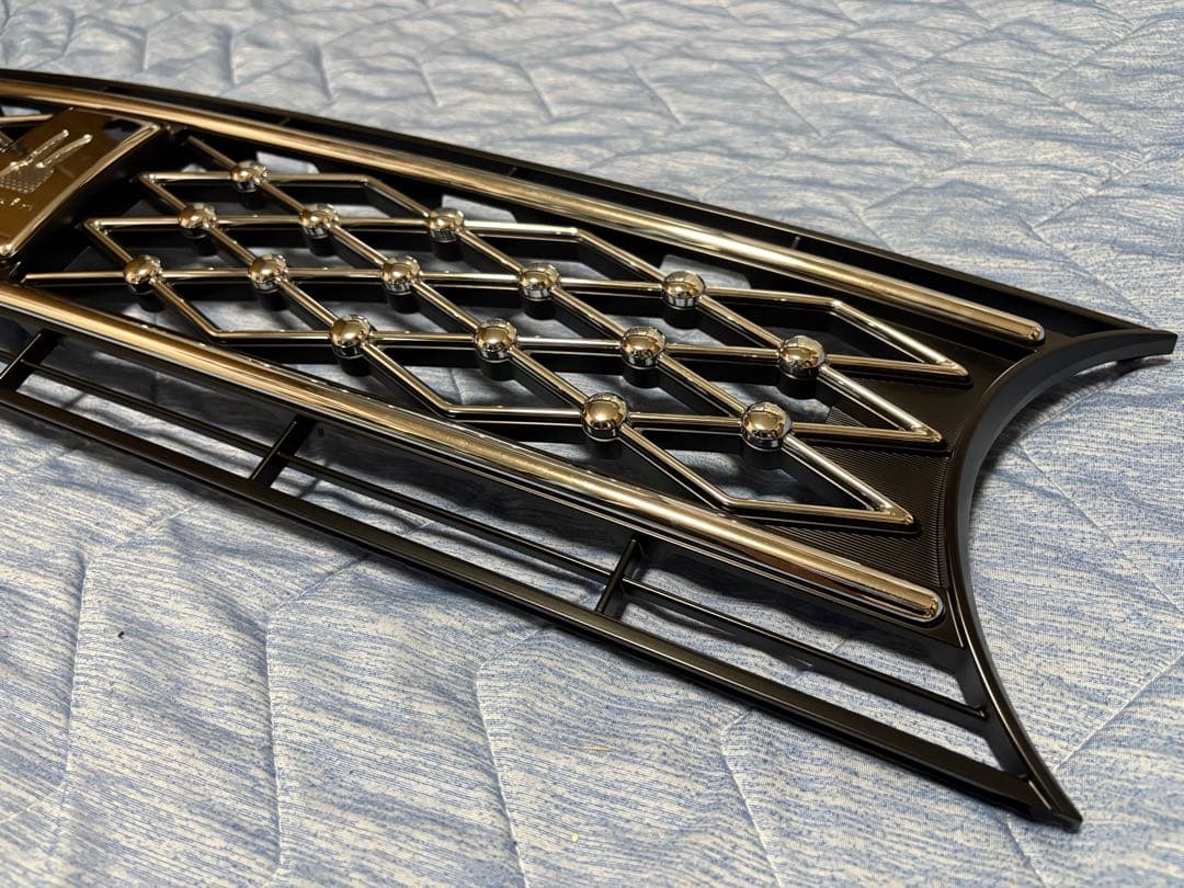 アルトラパン グリル 純正品