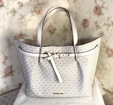 マイケルコース ホワイト　エミリア　シグネチャー　美品　A4サイズトートバッグ