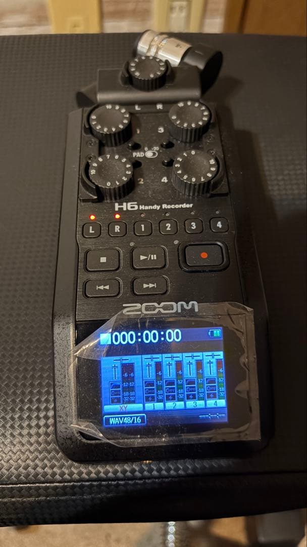 Zoom H6 Handy Recorder 本体と付属品