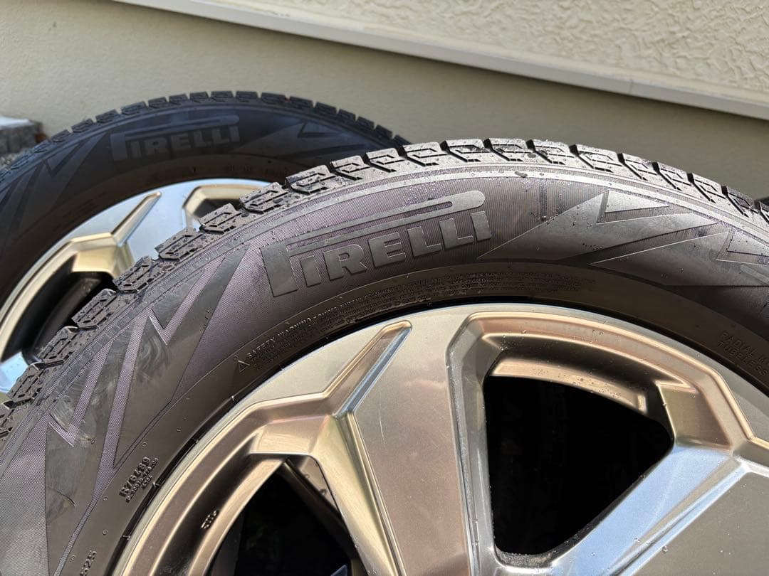 f*o様 Pirelli 225/60R18 タイヤ・ホイールセット