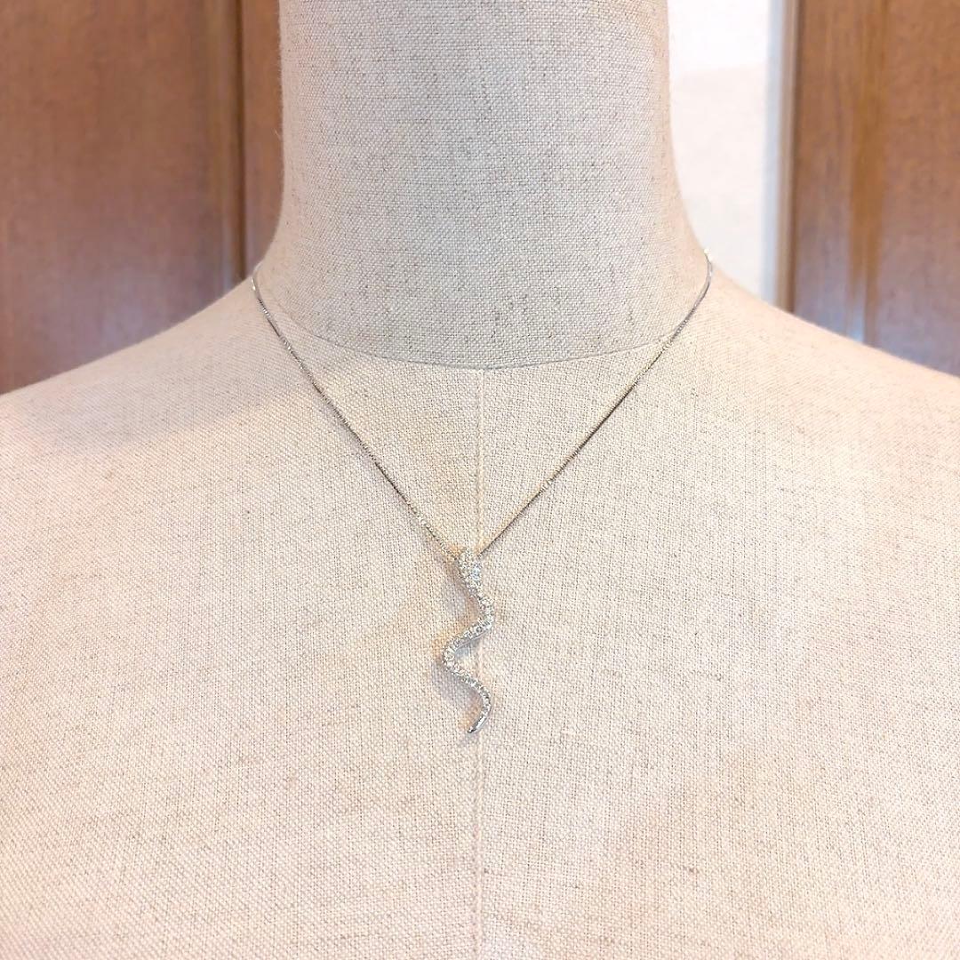 ⭐️SALE⭐スワロフスキー　ネックレス　蛇モチーフ　パヴェ　クリスタル　シルバー