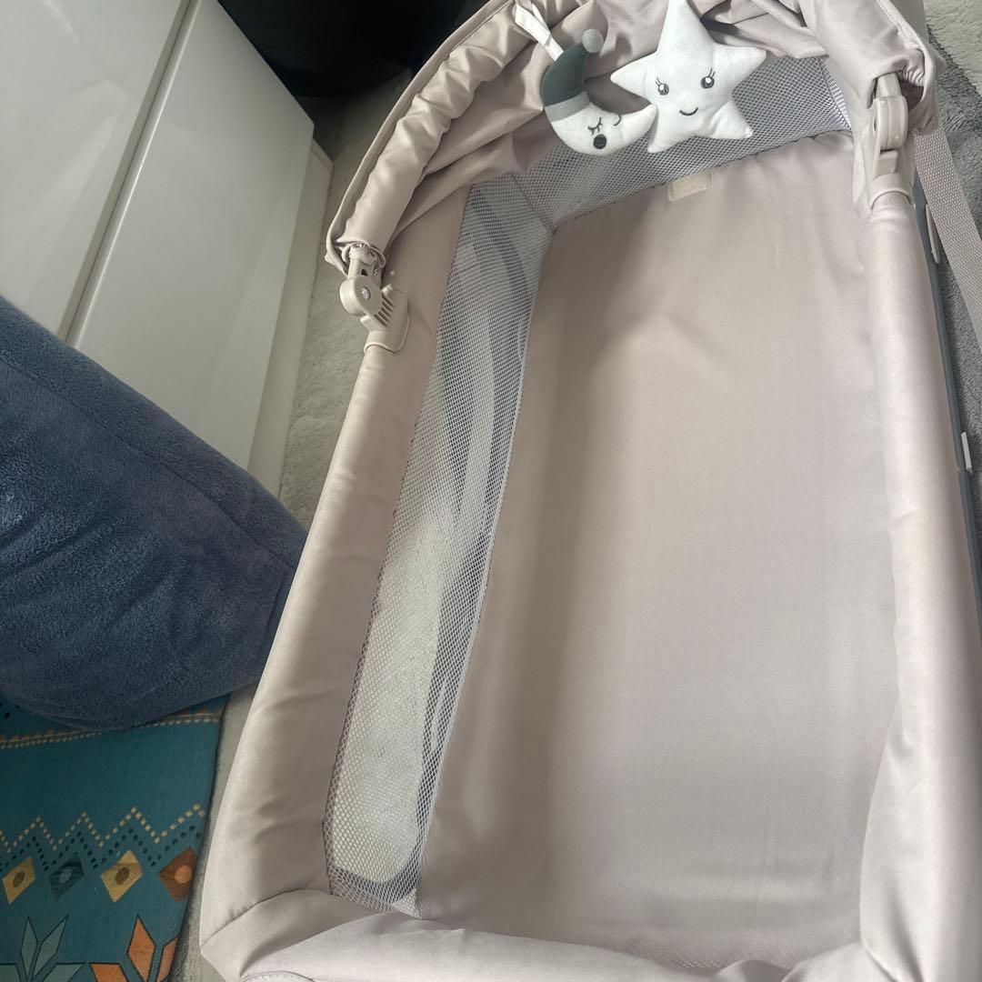 ベージュ メッシュサイド ベビーベッド ゆりかご おむつ交換台付き 0ヶ月〜