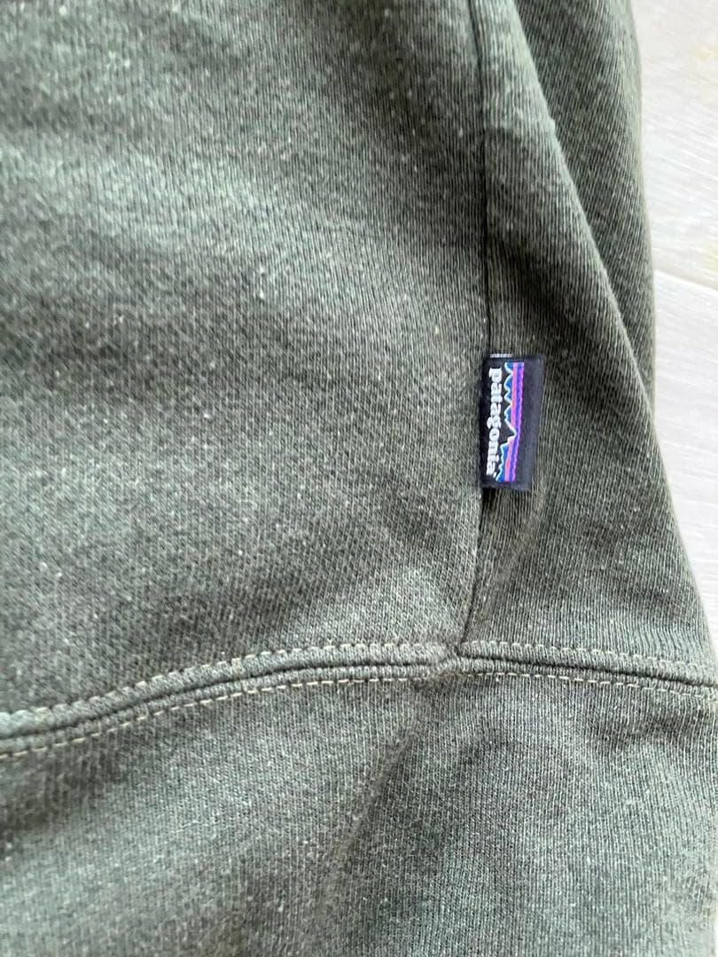 patagonia パタゴニア スウェット カーキ