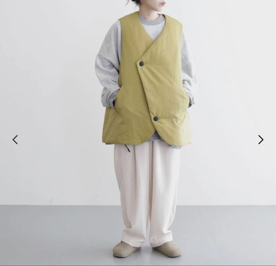 Dulcamara ラウンドカットパデッドベスト