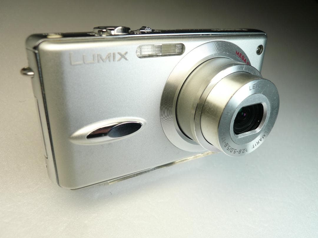 LUMIX★DMC-FX8⭐️美品❤️完品(箱が無いだけ)⭕️安心の実働品