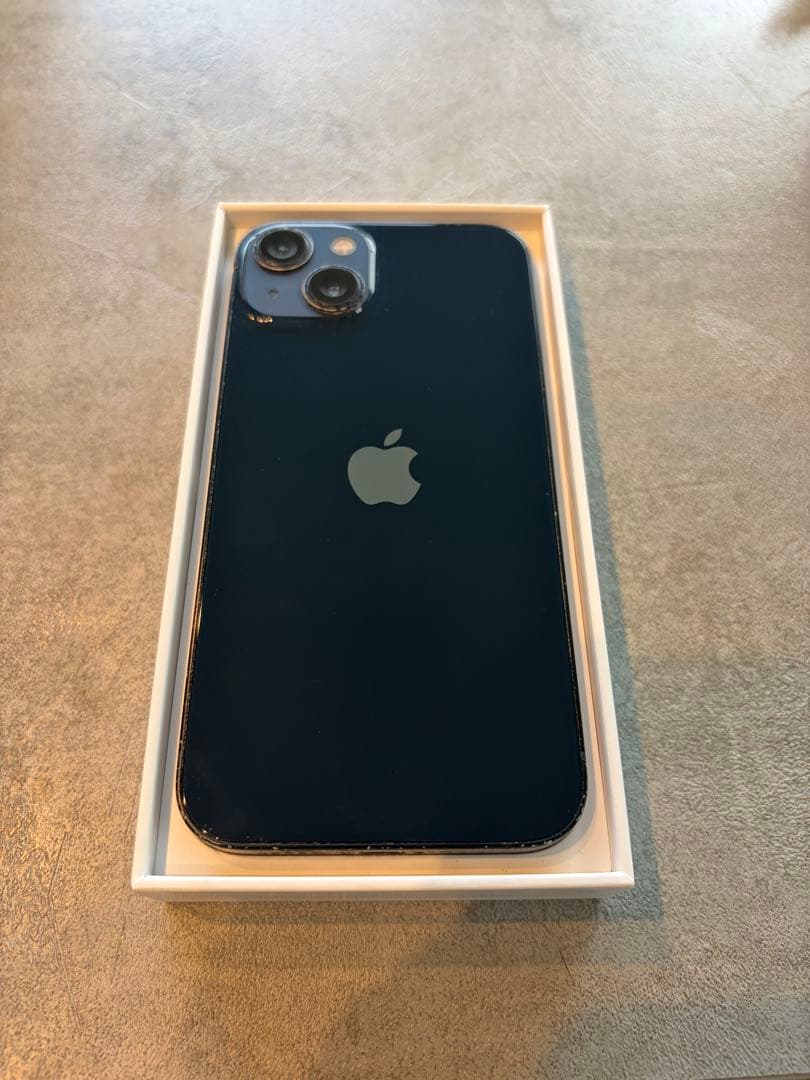 Apple iPhone 13 ブラック　ミッドナイト本体　1m充電ケーブル付き