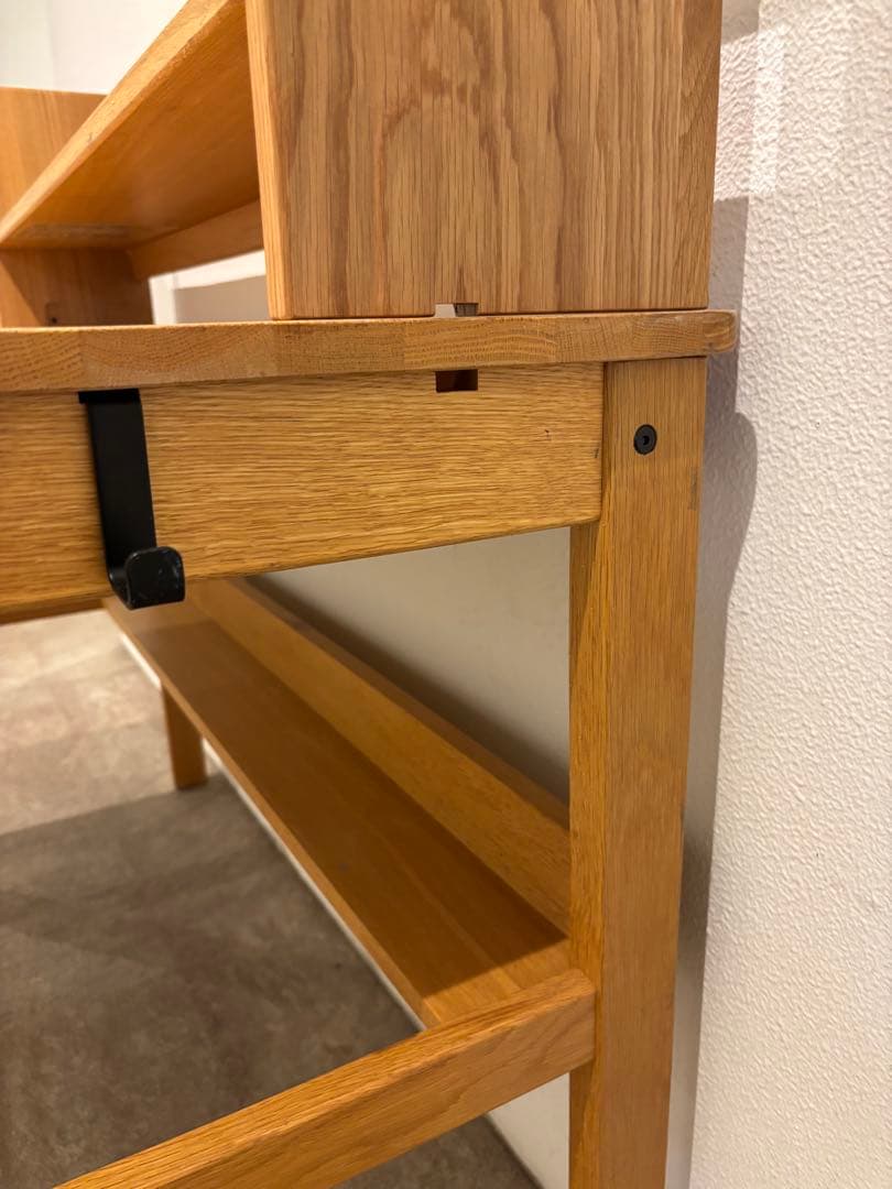 ☘️セール⭐️美品⭐️上置き棚付き⭐️廃盤希少⭐️オーク無垢材デスク 引出・足元棚付⭐️無印