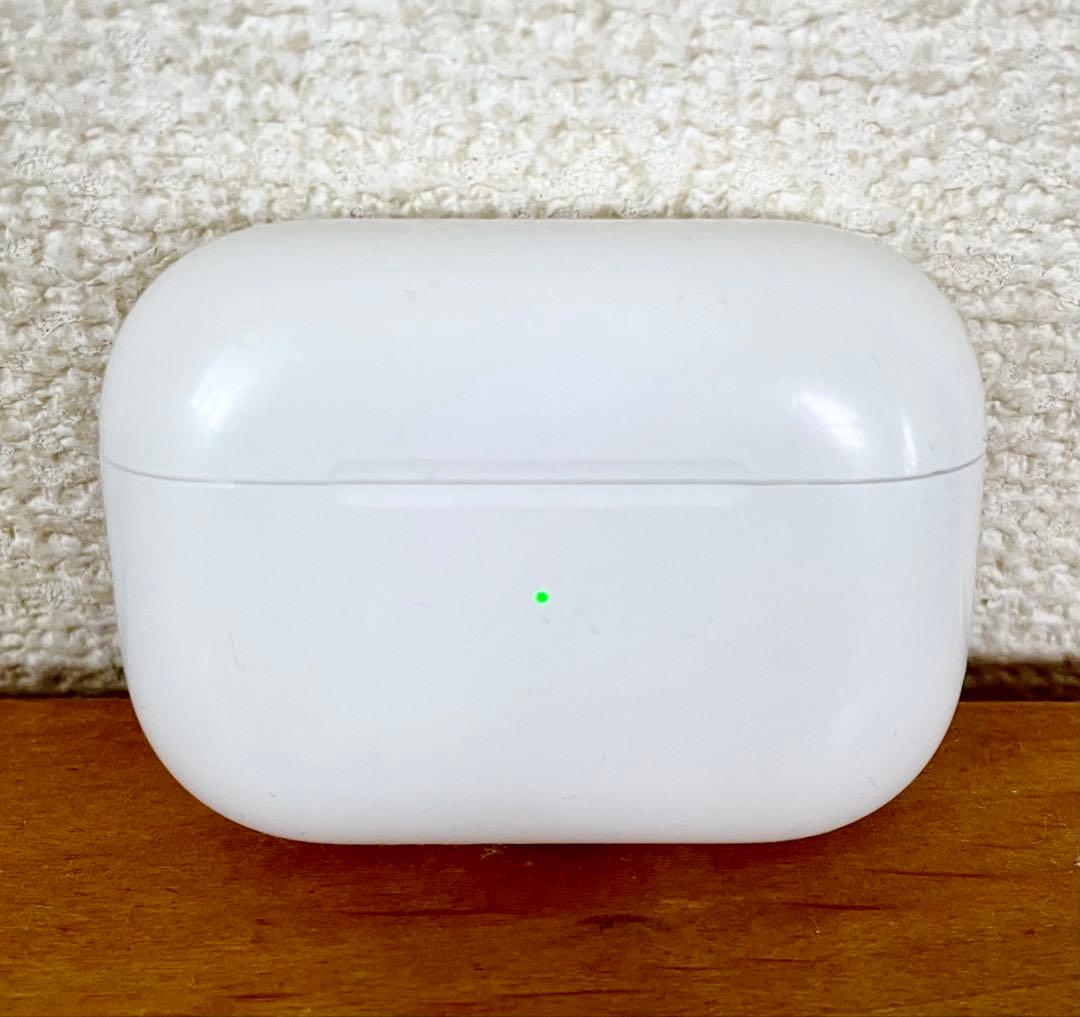 AirPods Pro 第二世代　本体 充電ケース、イヤーピース付き ホワイト