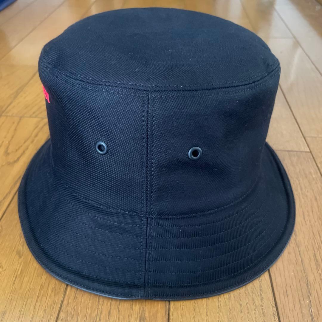 Burberry ロゴ刺繍バケットハット