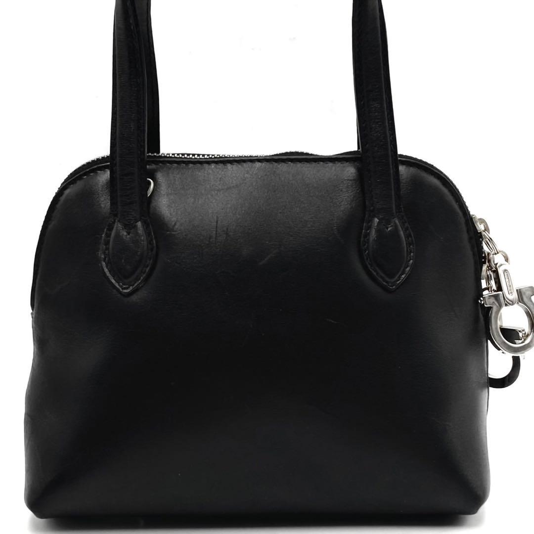 美品● フェラガモ ハンドバッグ ガンチーニ 金具 ブラック レザー