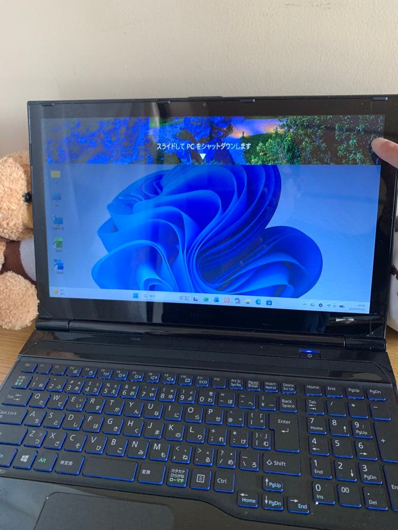 富士通タッチパネルi5/16/SSD新品256GB office2024