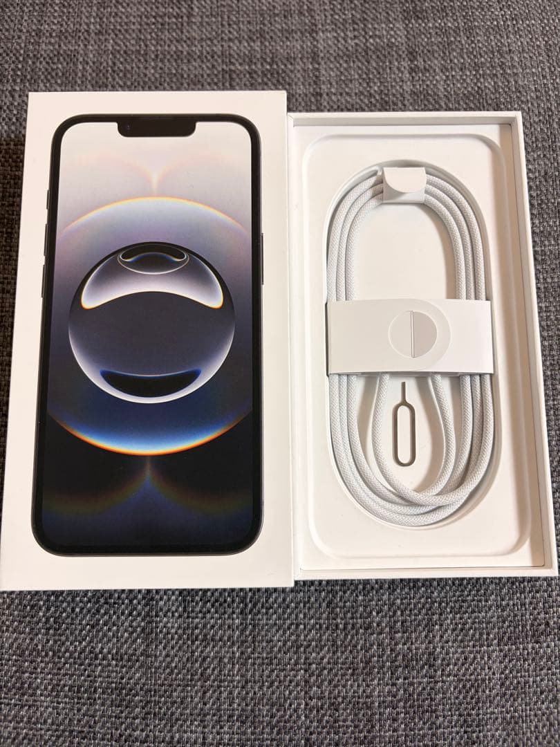 美品 iPhone16e 128GB ブラック 未使用充電ケーブル