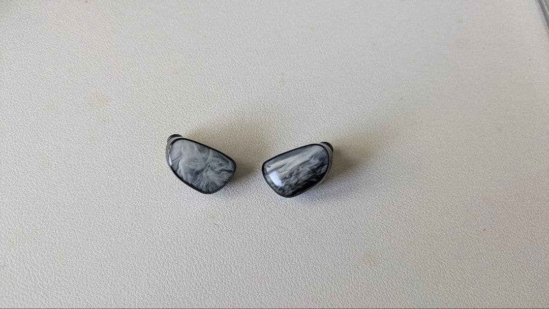 TRIPOWIN×HBB Olina 有線イヤホン（リケーブル可能）