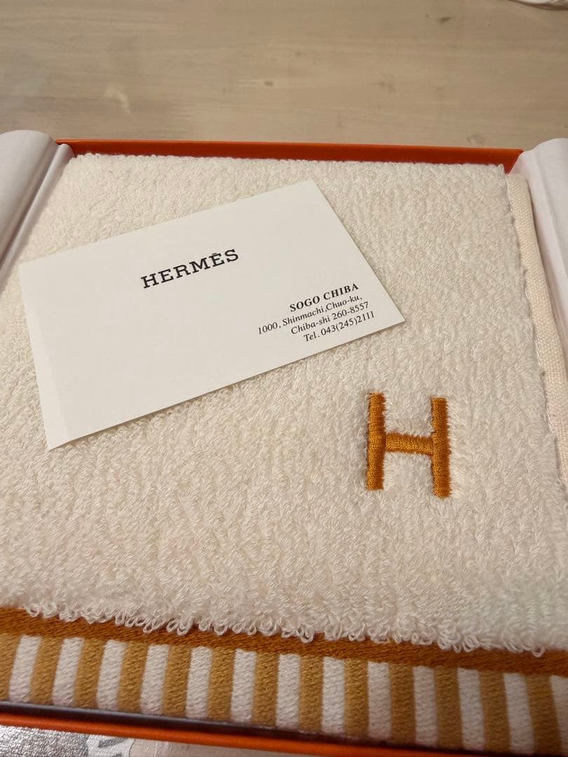 HERMES Hロゴ刺繍 ハンカチ