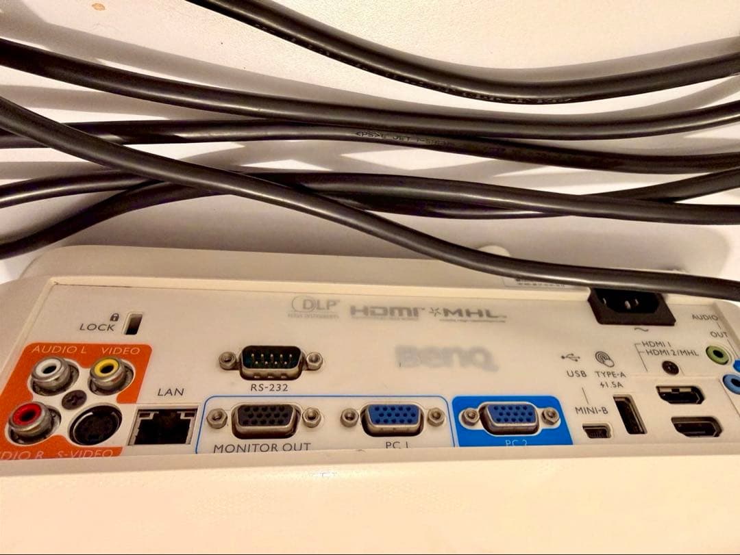 BenQ MW826ST プロジェクター 本体