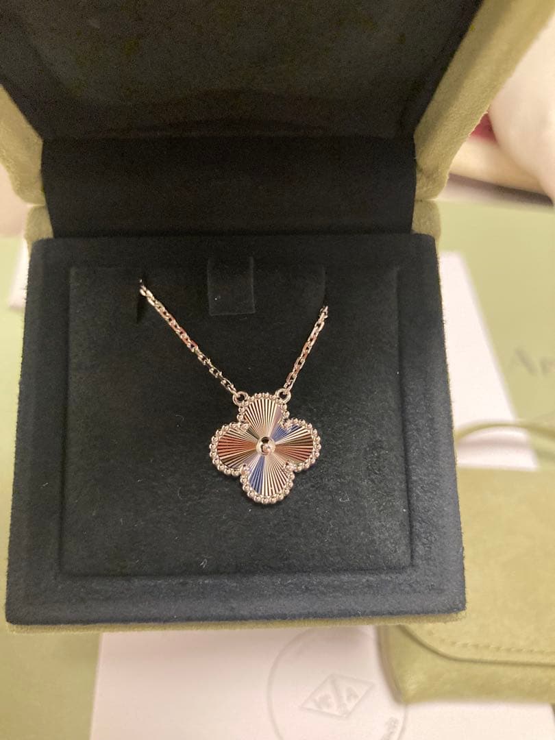 ヴァンクリーフ　ギヨシエ