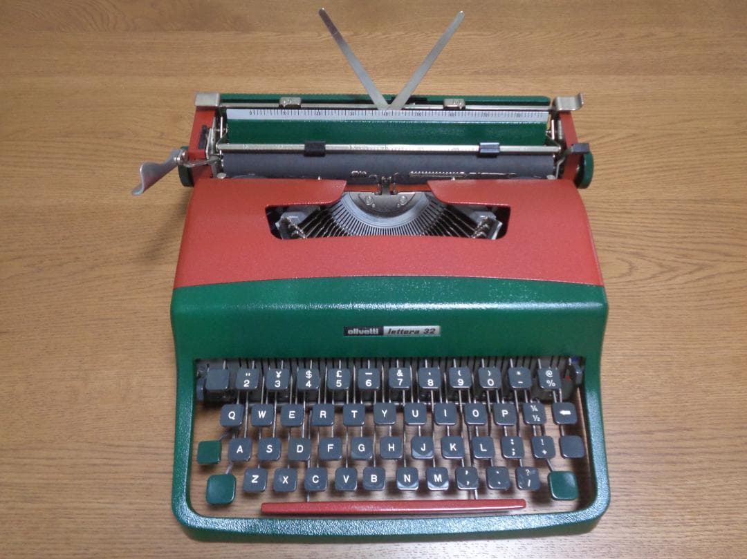 GUCCIケース olivettilettera32タイプライターシェリーライン